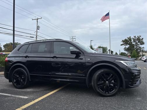 2022 Volkswagen Tiguan 2.0T SE R-Line Black 4MOTION