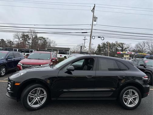 2021 Porsche Macan AWD