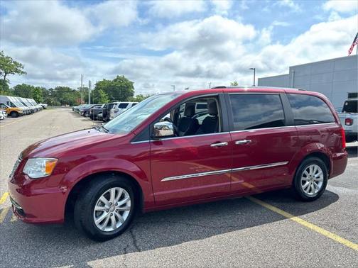 2015 Chrysler Town & Country Limited Platinum