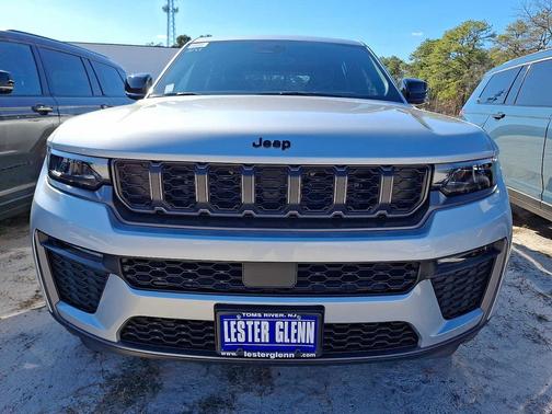 Silver Zynith 2026 Jeep Grand Cherokee Limited