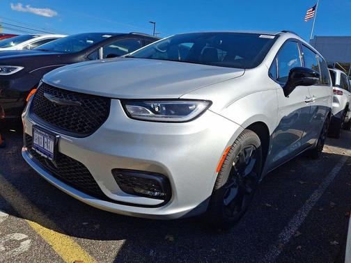 2026 Chrysler Pacifica L