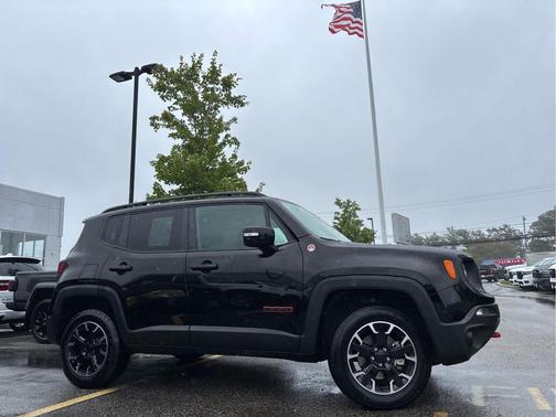 2023 Jeep Renegade Trailhawk