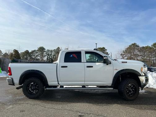 2024 RAM 2500 Tradesman Crew Cab 4x4 6'4' Box