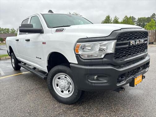 2022 RAM 2500 Tradesman Crew Cab 4x4 6'4' Box