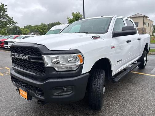 2022 RAM 2500 Tradesman Crew Cab 4x4 6'4' Box