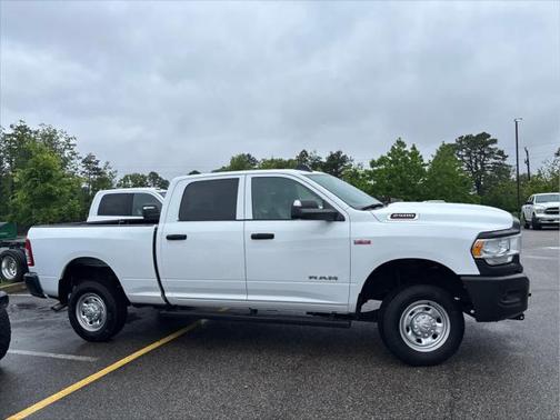 2022 RAM 2500 Tradesman Crew Cab 4x4 6'4' Box