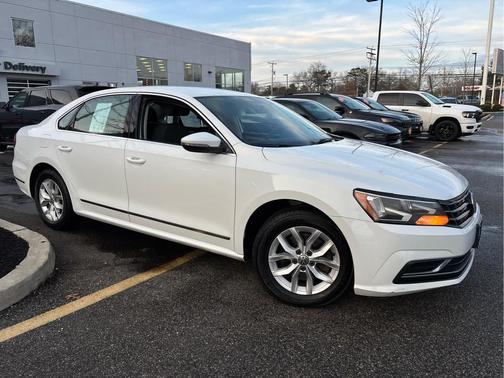 2017 Volkswagen Passat 1.8T S