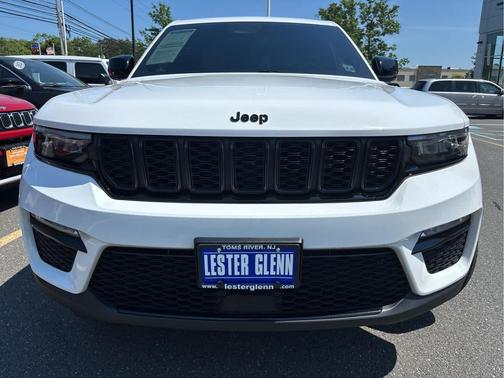Bright White Clearcoat 2023 Jeep Grand Cherokee Limited