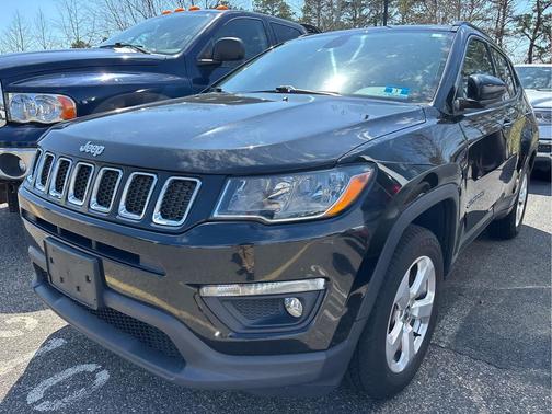 Diamond Black Crystal Pearlcoat 2020 Jeep Compass Latitude