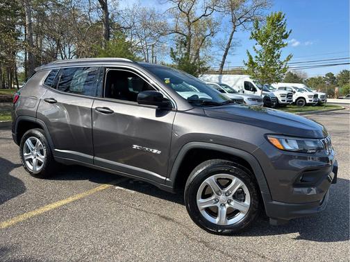 BALTIC GRAY METAL 2024 Jeep Compass Latitude