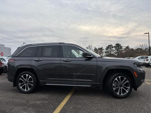 2022 Jeep Grand Cherokee Overland