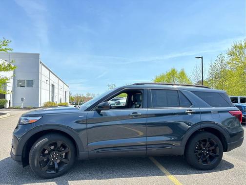 Stone Blue Metallic 2023 Ford Explorer ST-Line