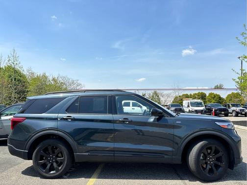 Stone Blue Metallic 2023 Ford Explorer ST-Line