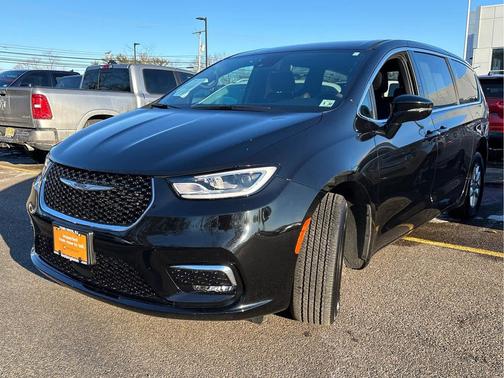 2025 Chrysler Pacifica L