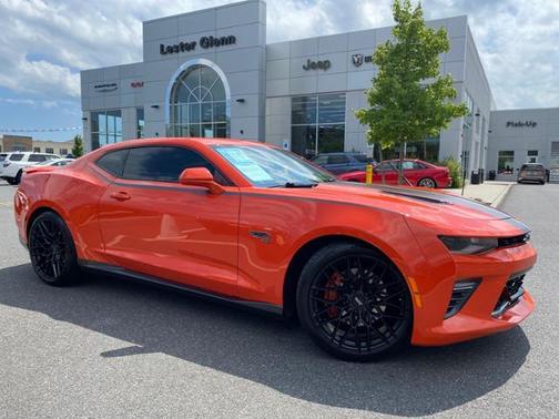 Photo 3 of 43 of 2018 Chevrolet Camaro 2SS