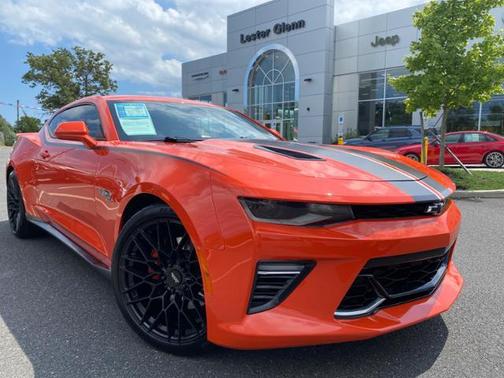 Photo 2 of 43 of 2018 Chevrolet Camaro 2SS