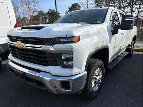 Summit White 2024 Chevrolet Silverado 2500 LT