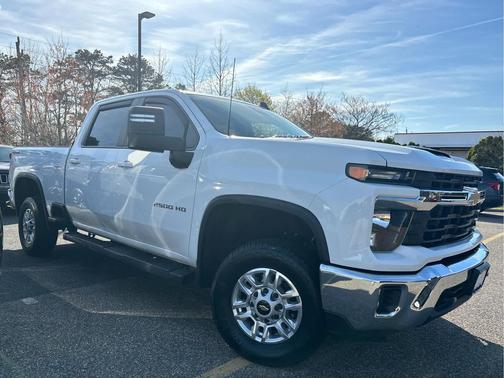 Summit White 2024 Chevrolet Silverado 2500 LT