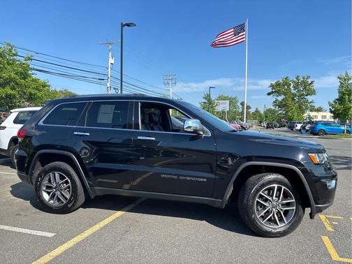 Diamond Black Crystal Pearlcoat 2021 Jeep Grand Cherokee Limited