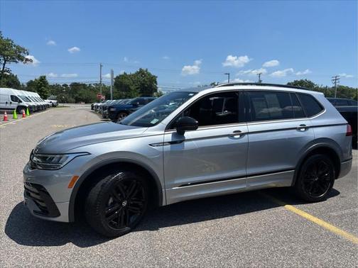 2022 Volkswagen Tiguan 2.0T SE R-Line Black 4MOTION