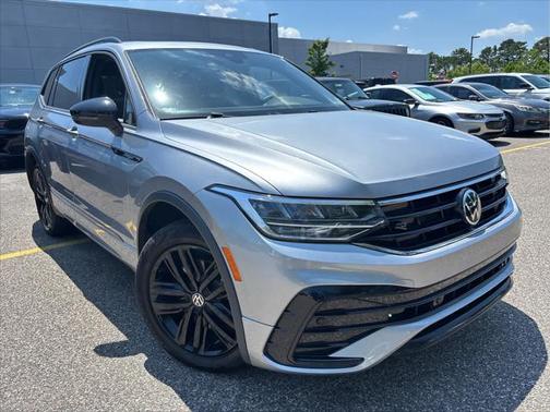 2022 Volkswagen Tiguan 2.0T SE R-Line Black 4MOTION