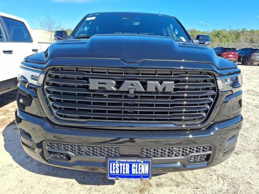 Diamond Black Crystal Pearlcoat 2026 RAM 1500 Laramie
