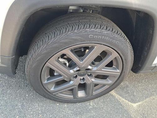 Bright White Clearcoat 2026 Jeep Compass Limited