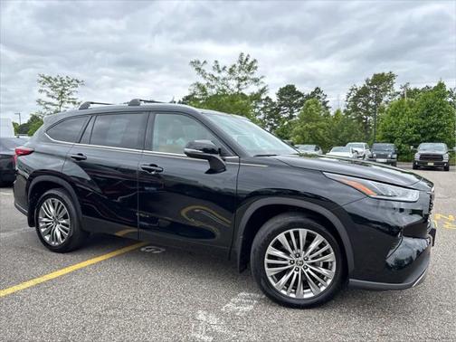 2022 Toyota Highlander Platinum