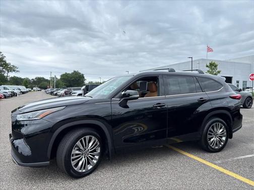 2022 Toyota Highlander Platinum