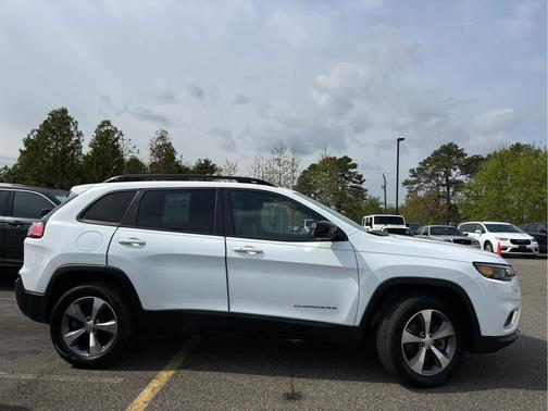 Bright White Clearcoat 2022 Jeep Cherokee Limited
