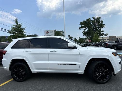 2022 Jeep Grand Cherokee Laredo