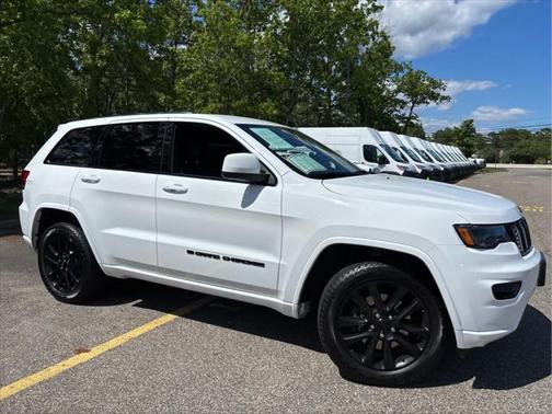 2022 Jeep Grand Cherokee Laredo