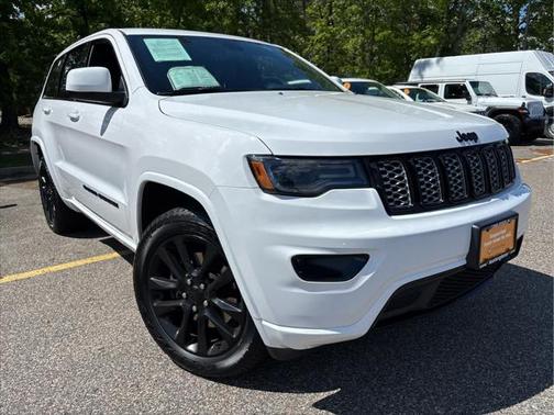 2022 Jeep Grand Cherokee Laredo