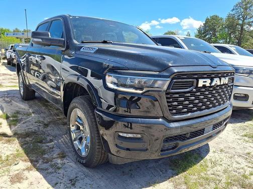 Diamond Black Crystal Pearlcoat 2026 RAM 1500 Big Horn/Lone Star