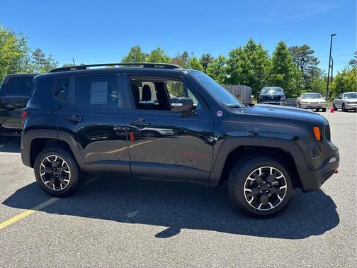 Black Clearcoat 2023 Jeep Renegade Trailhawk