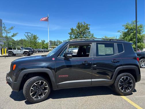 Black Clearcoat 2023 Jeep Renegade Trailhawk