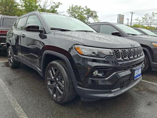Diamond Black Crystal Pearlcoat 2026 Jeep Compass Limited