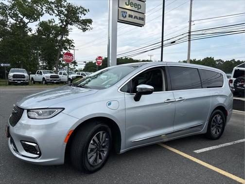 2023 Chrysler Pacifica Hybrid Limited
