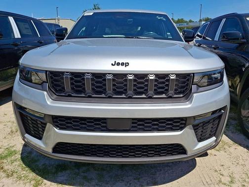 Silver Zynith 2026 Jeep Grand Cherokee Limited