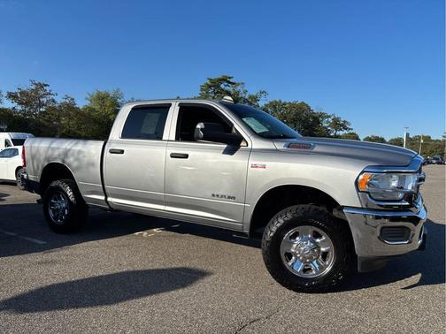2019 RAM 2500 Tradesman Crew Cab 4x4 6'4' Box