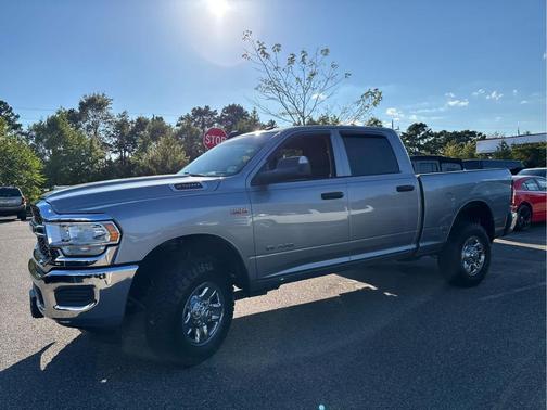 2019 RAM 2500 Tradesman Crew Cab 4x4 6'4' Box