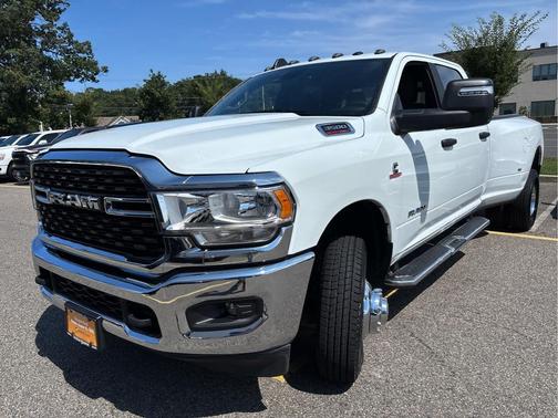 2024 RAM 3500 Big Horn Crew Cab 4x4 8' Box