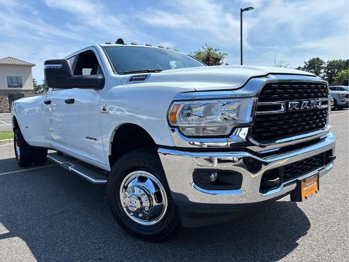 2024 RAM 3500 Big Horn Crew Cab 4x4 8' Box