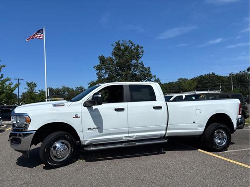 2024 RAM 3500 Big Horn Crew Cab 4x4 8' Box