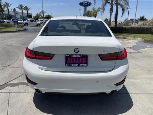 2022 BMW 330 i