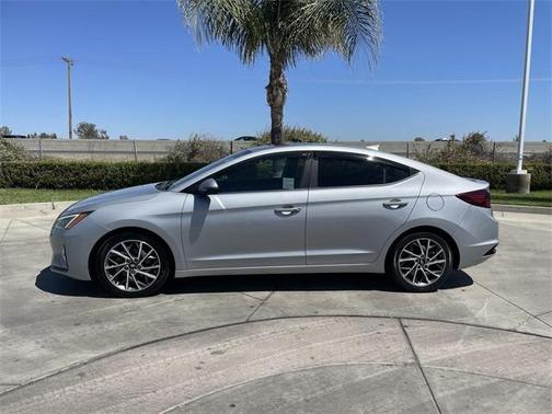 2020 Hyundai ELANTRA Limited