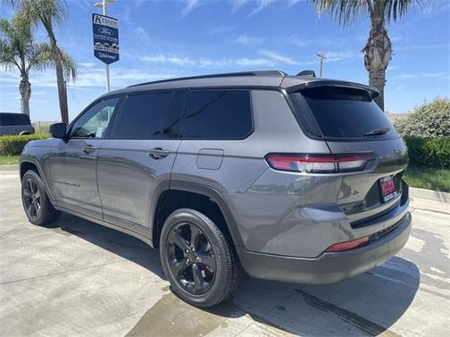 2022 Jeep Grand Cherokee L Laredo