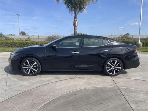 2022 Nissan Maxima SV