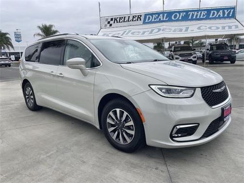 2021 Chrysler Pacifica Touring-L