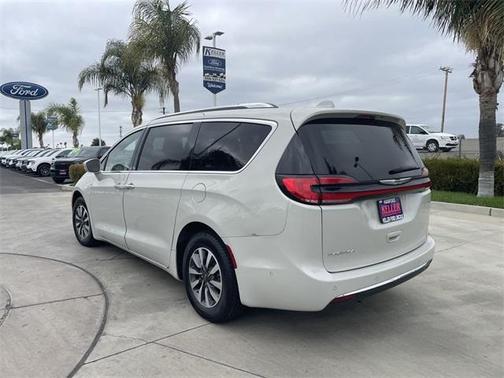 2021 Chrysler Pacifica Touring-L